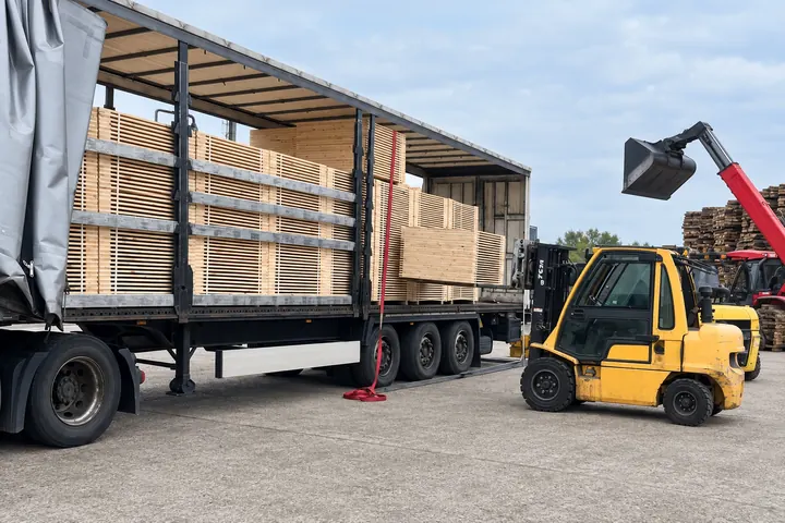 Fallwood – Verladung von Schnittholz