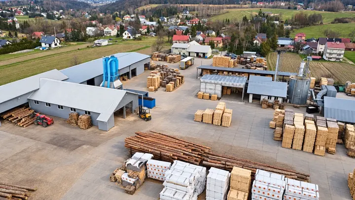 Fallwood – Luftaufnahme: Werk und Umgebung