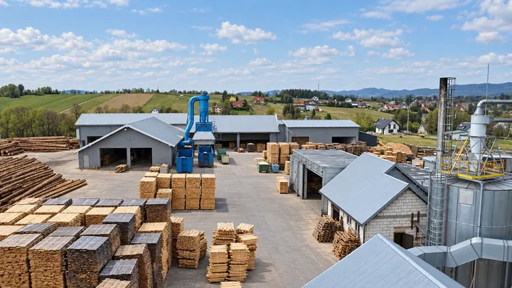 Fallwood – Luftaufnahme: Silos und Hallen
