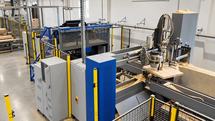 Fallwood – Maschine zur Holzbearbeitung